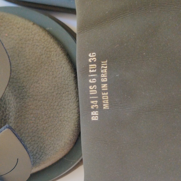 Green Monstera Slide Sandal - Picture 4 of 4